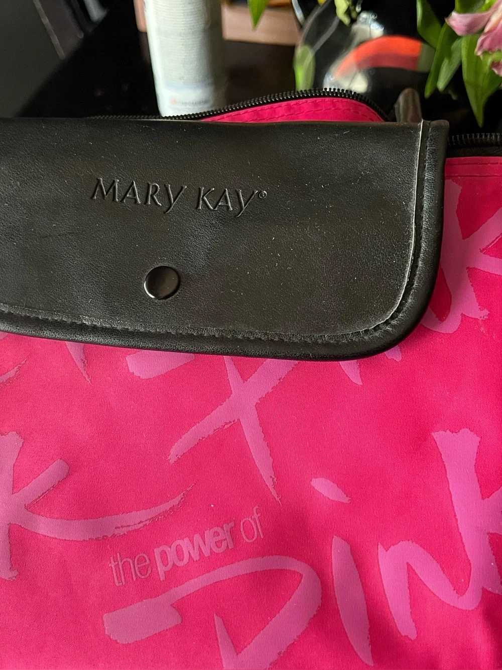 Mary Kay Bundle of Bags Makeup Bags, purse, large tote and more EUC